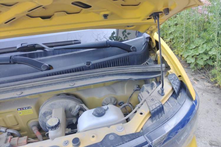 Used Wuling Hongguang MINIEV 2021 Macaron Premium Model – Lithium Iron Phosphate Engine Bay Left