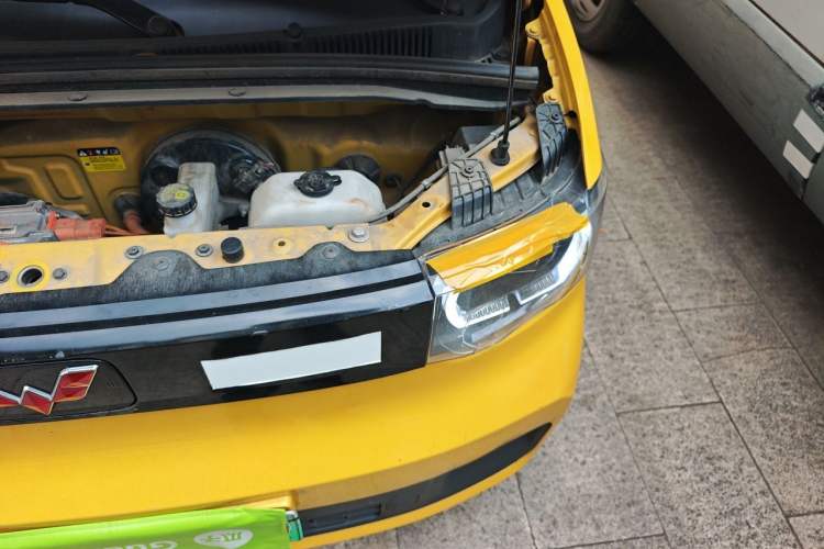 Used Wuling Hongguang MINIEV 2021 Macaron Sandwich Model 170 km Lithium Iron Phosphate Engine Bay Left