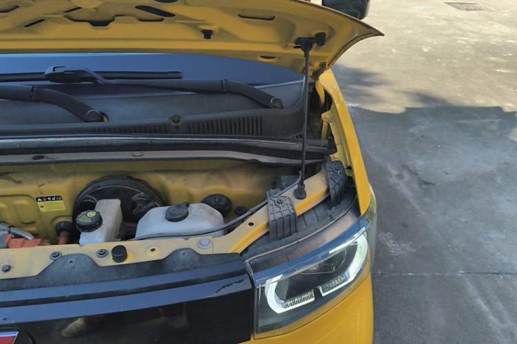 Used Wuling Hongguang MINIEV 2021 Macaron Premium Model – Lithium Iron Phosphate Engine Bay Left