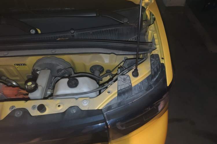 Used Wuling Hongguang MINIEV 2021 Macaron Fashion Edition Lithium-Ion Battery Engine Bay Left