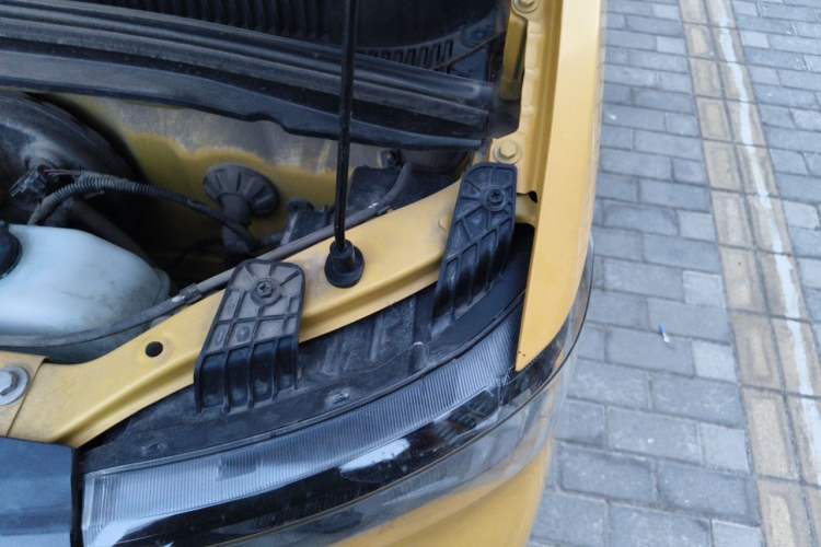 Used Wuling Hongguang MINIEV 2021 Macaron Premium Model – Lithium-NMC Engine Bay Left