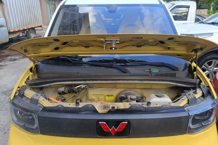 Used Wuling Hongguang MINIEV 2021 Macaron Fashion Model Lithium Iron Phosphate Engine Bay