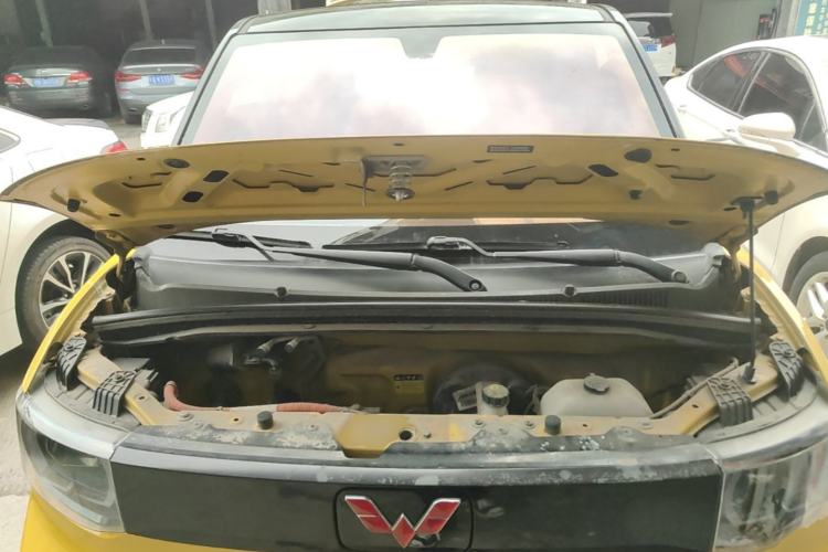 Used Wuling Hongguang MINIEV 2021 Macaron Fashion Model Lithium Iron Phosphate Engine Bay