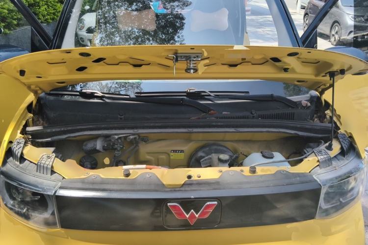 Used Wuling Hongguang MINIEV 2021 Macaron Fashion Edition Lithium-Ion Battery Engine Bay