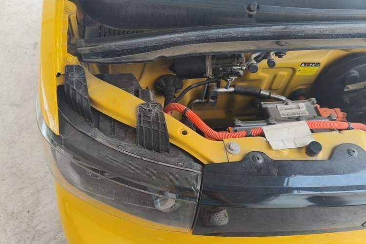 Used Wuling Hongguang MINIEV 2021 Macaron Fashion Model Lithium Iron Phosphate Engine Bay Right