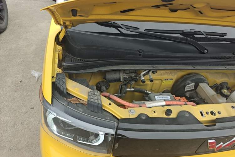 Used Wuling Hongguang MINIEV 2021 Macaron Fashion Edition Lithium-Ion Battery Engine Bay Right