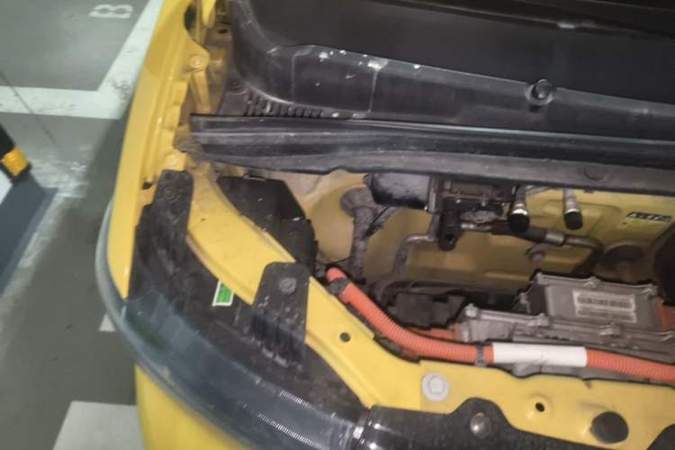 Used Wuling Hongguang MINIEV 2021 Macaron Premium Model – Lithium-NMC Engine Bay Right