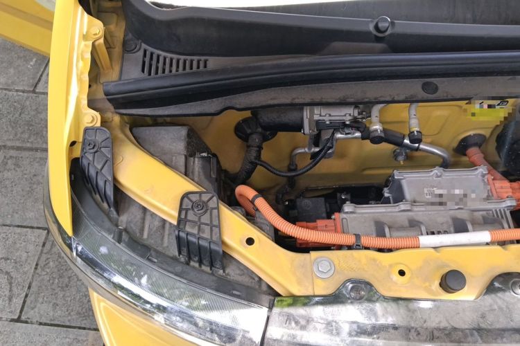Used Wuling Hongguang MINIEV 2021 Macaron Premium Model – Lithium-NMC Engine Bay Right