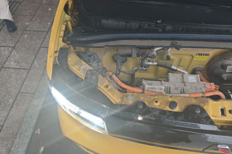 Used Wuling Hongguang MINIEV 2021 Macaron Fashion Model Lithium Iron Phosphate Engine Bay Right