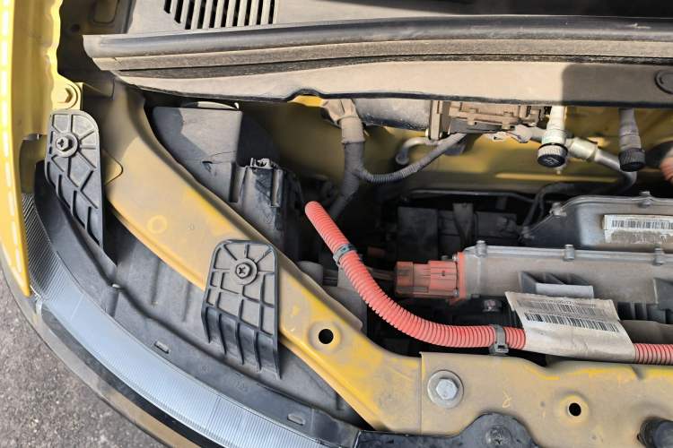 Used Wuling Hongguang MINIEV 2021 Macaron Premium Model – Lithium Iron Phosphate Engine Bay Right