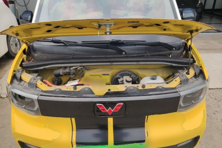 Used Wuling Hongguang MINIEV 2021 Macaron Fashion Model Lithium Iron Phosphate Engine Bay
