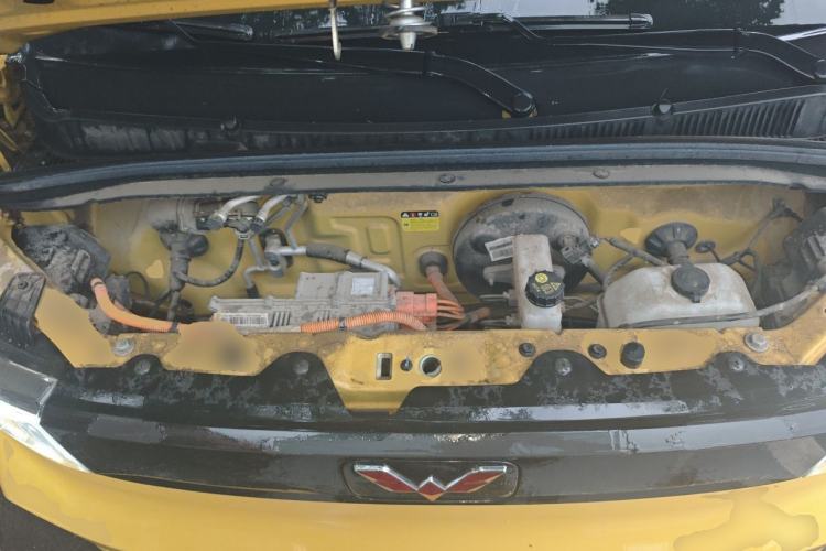 Used Wuling Hongguang MINIEV 2021 Macaron Fashion Model Lithium Iron Phosphate Engine Bay