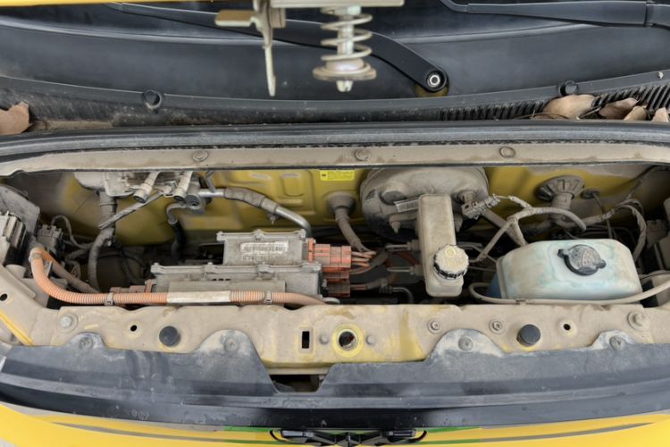 Used Wuling Hongguang MINIEV 2021 Macaron Fashion Model Lithium Iron Phosphate Engine Bay