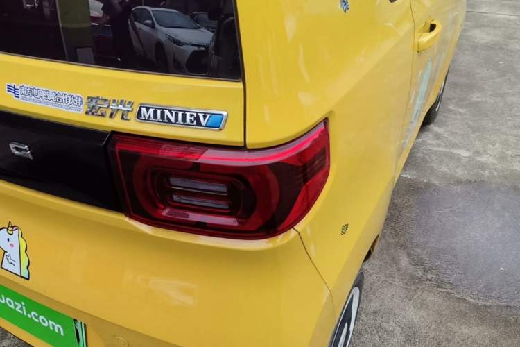 Used Wuling Hongguang MINIEV 2021 Macaron Sandwich Model 170 km Lithium Iron Phosphate Exterior 1