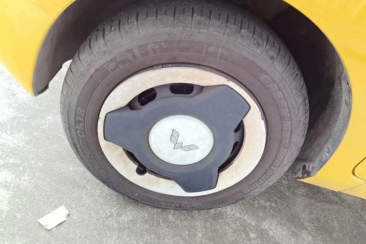 Used Wuling Hongguang MINIEV 2021 Macaron Sandwich Model 170 km Lithium Iron Phosphate Exterior 2