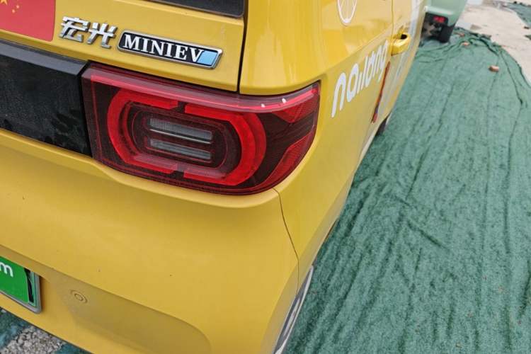 Used Wuling Hongguang MINIEV 2021 Macaron Premium Model – Lithium-NMC Exterior 3