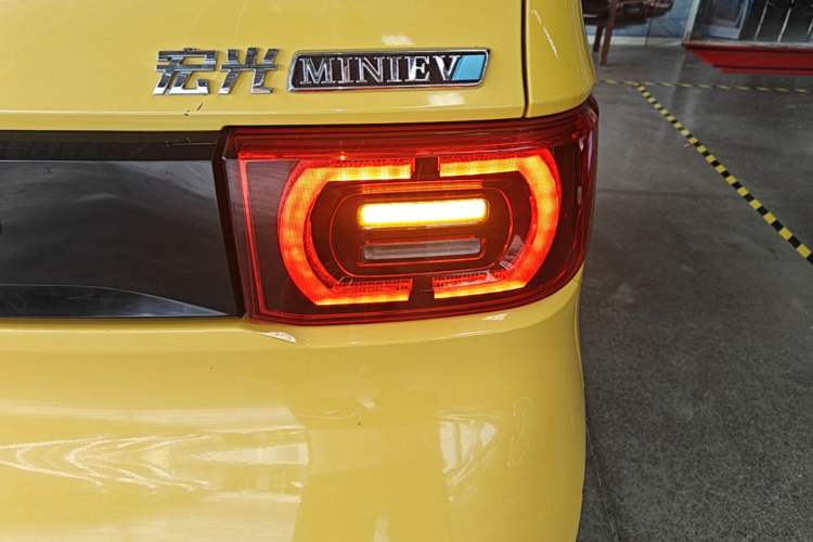 Used Wuling Hongguang MINIEV 2021 Macaron Premium Model – Lithium Iron Phosphate Exterior 3