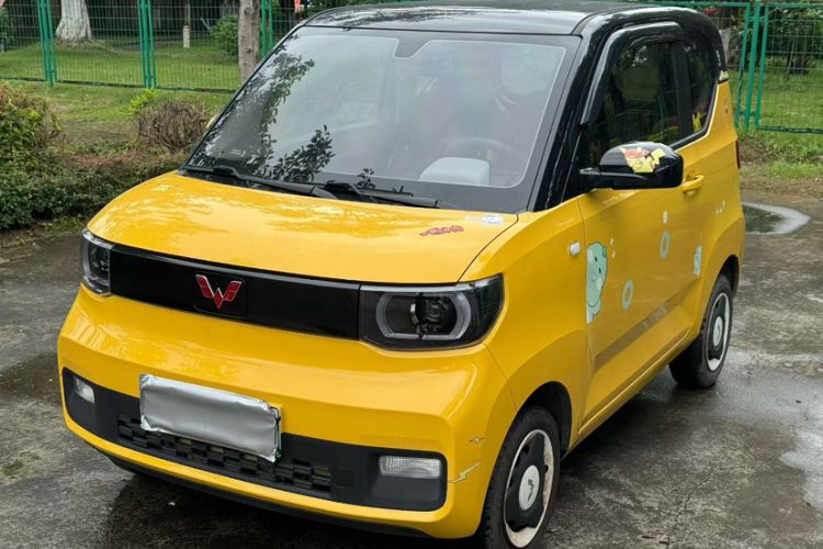 Used Wuling Hongguang MINIEV 2021 Macaron Sandwich Model 170 km Lithium Iron Phosphate Exterior 4