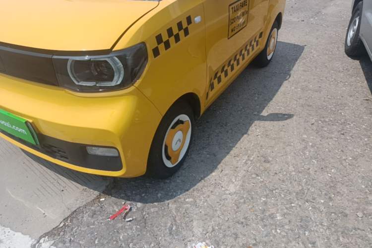 Used Wuling Hongguang MINIEV 2021 Macaron Premium Model – Lithium-NMC Exterior 4
