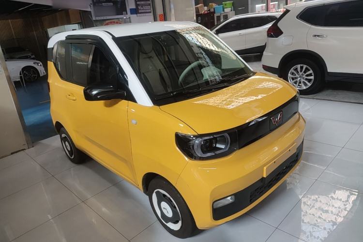 Used Wuling Hongguang MINIEV 2021 Macaron Fashion Edition Lithium-Ion Battery Front Right 45 Deg