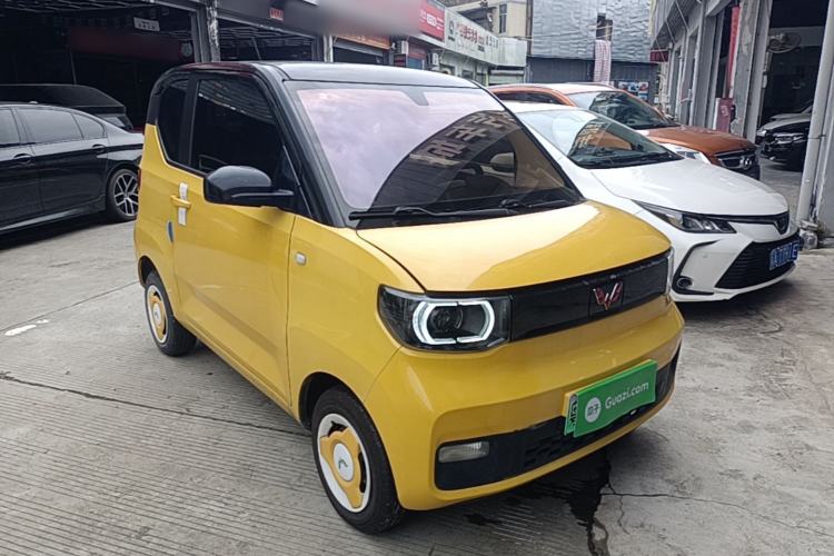 Used Wuling Hongguang MINIEV 2021 Macaron Fashion Model Lithium Iron Phosphate Front Right 45 Deg