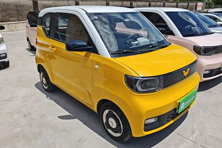 Used Wuling Hongguang MINIEV 2021 Macaron Premium Model – Lithium-NMC Front Right 45 Deg