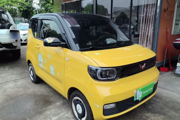 Used Wuling Hongguang MINIEV 2021 Macaron Sandwich Model 170 km Lithium Iron Phosphate Front Right 45 Deg