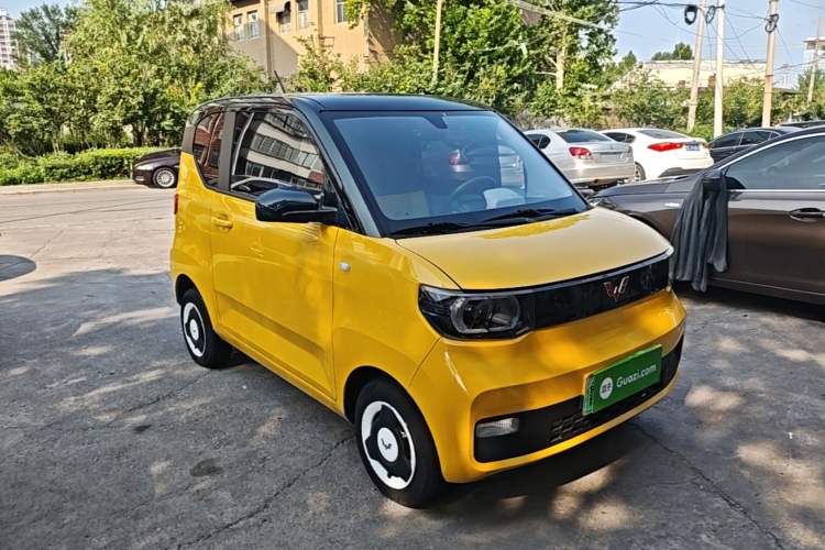 Used Wuling Hongguang MINIEV 2021 Macaron Fashion Model Lithium Iron Phosphate Front Right 45 Deg