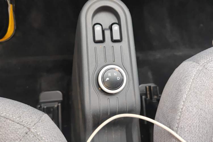 Used Wuling Hongguang MINIEV 2021 Macaron Premium Model – Lithium-NMC Gear Lever