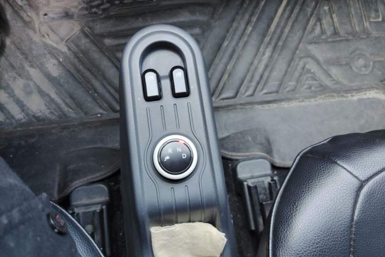 Used Wuling Hongguang MINIEV 2021 Macaron Premium Model – Lithium Iron Phosphate Gear Lever