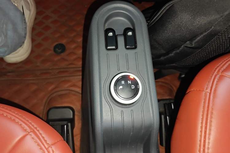 Used Wuling Hongguang MINIEV 2021 Macaron Premium Model – Lithium Iron Phosphate Gear Lever