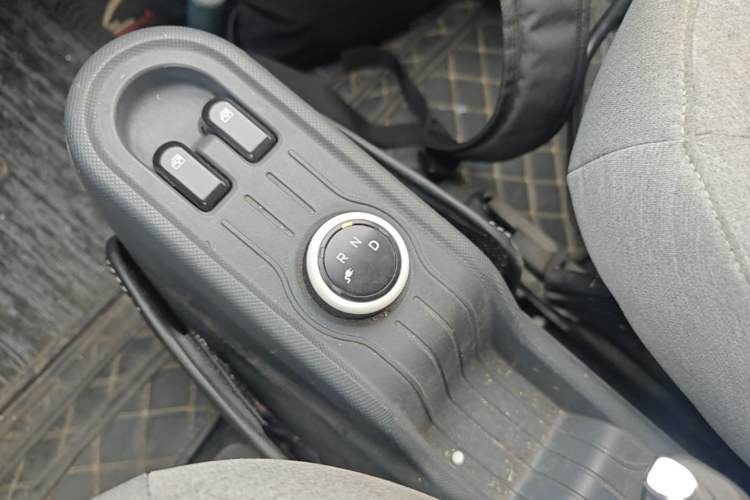 Used Wuling Hongguang MINIEV 2021 Macaron Premium Model – Lithium-NMC Gear Lever