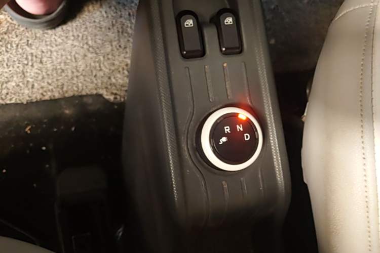 Used Wuling Hongguang MINIEV 2021 Macaron Fashion Edition Lithium-Ion Battery Gear Lever