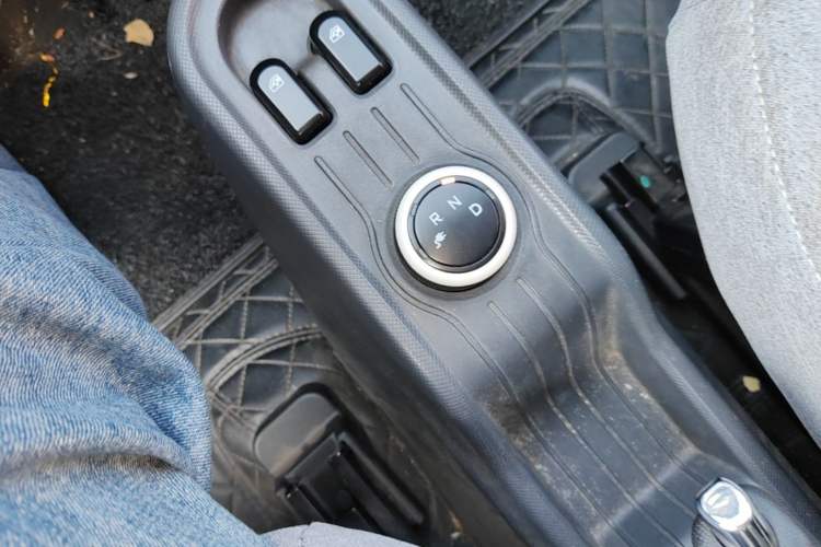 Used Wuling Hongguang MINIEV 2021 Macaron Premium Model – Lithium Iron Phosphate Gear Lever