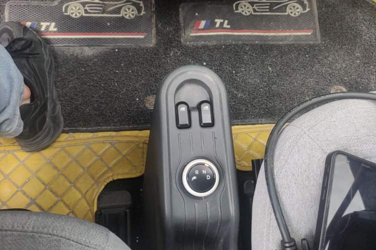 Used Wuling Hongguang MINIEV 2021 Macaron Premium Model – Lithium Iron Phosphate Gear Lever