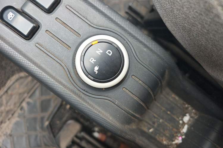 Used Wuling Hongguang MINIEV 2021 Macaron Sandwich Model 170 km Lithium Iron Phosphate Gear Lever