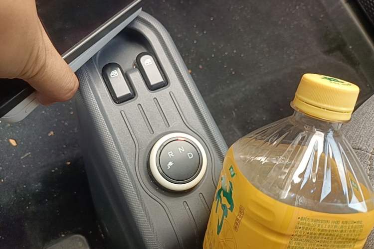 Used Wuling Hongguang MINIEV 2021 Macaron Fashion Model Lithium Iron Phosphate Gear Lever