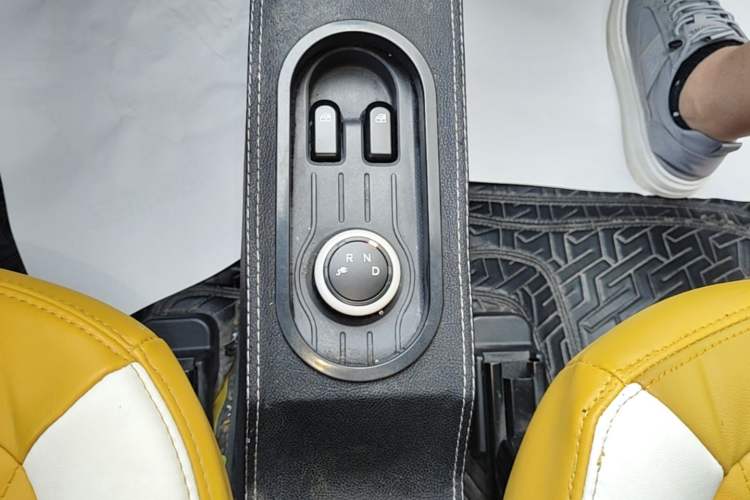 Used Wuling Hongguang MINIEV 2021 Macaron Sandwich Model 120 km Lithium Iron Phosphate Gear Lever