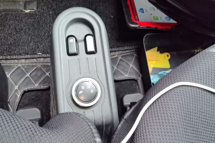 Used Wuling Hongguang MINIEV 2021 Macaron Sandwich Model 170 km Lithium Iron Phosphate Gear Lever
