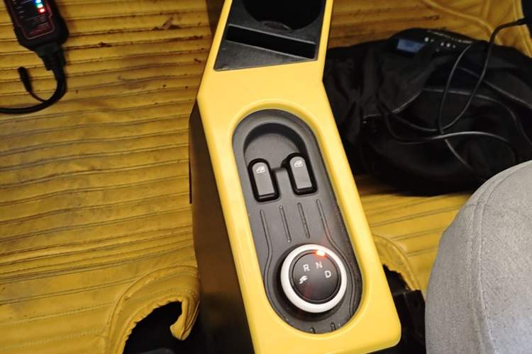 Used Wuling Hongguang MINIEV 2021 Macaron Fashion Edition Lithium-Ion Battery Gear Lever