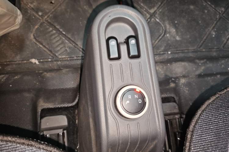 Used Wuling Hongguang MINIEV 2021 Macaron Premium Model – Lithium-NMC Gear Lever