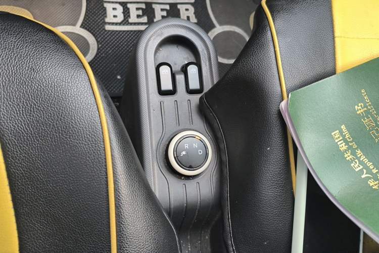 Used Wuling Hongguang MINIEV 2021 Macaron Premium Model – Lithium Iron Phosphate Gear Lever