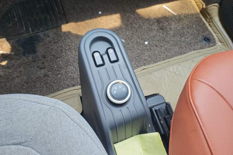 Used Wuling Hongguang MINIEV 2021 Macaron Premium Model – Lithium Iron Phosphate Gear Lever