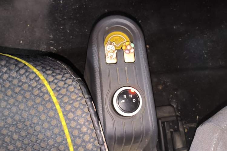 Used Wuling Hongguang MINIEV 2021 Macaron Fashion Model Lithium Iron Phosphate Gear Lever