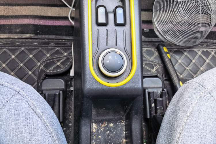 Used Wuling Hongguang MINIEV 2021 Macaron Fashion Edition Lithium-Ion Battery Gear Lever