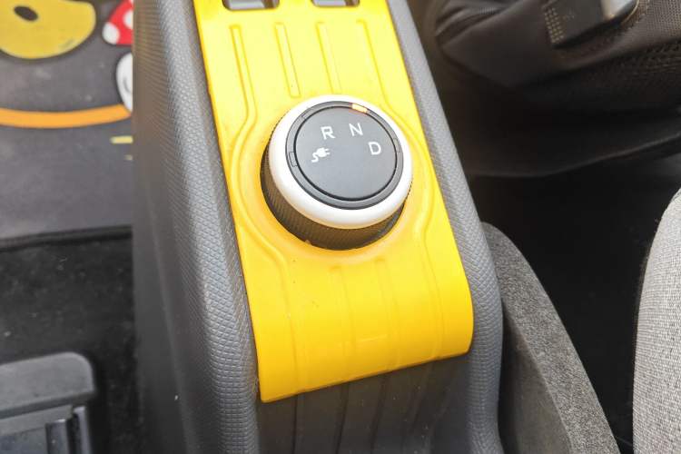 Used Wuling Hongguang MINIEV 2021 Macaron Fashion Model Lithium Iron Phosphate Gear Lever