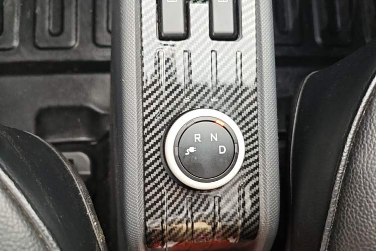 Used Wuling Hongguang MINIEV 2021 Macaron Premium Model – Lithium Iron Phosphate Gear Lever