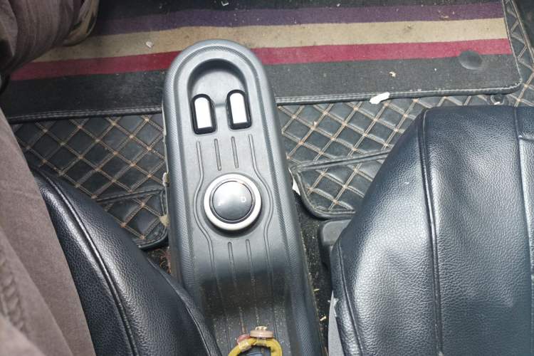 Used Wuling Hongguang MINIEV 2021 Macaron Premium Model – Lithium Iron Phosphate Gear Lever