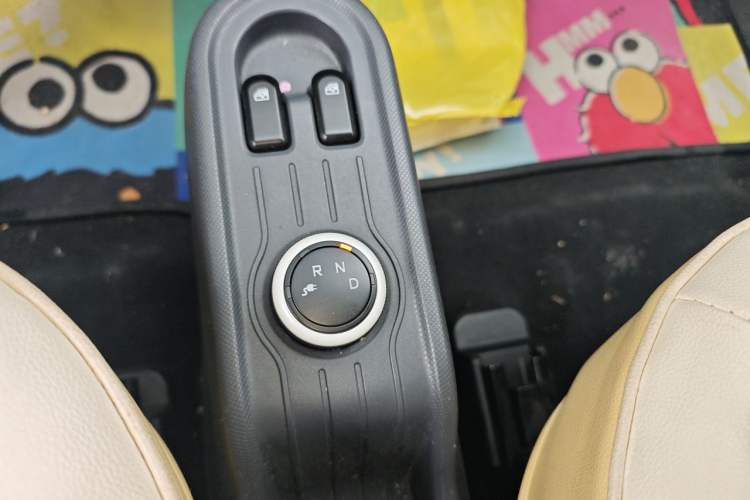 Used Wuling Hongguang MINIEV 2021 Macaron Premium Model – Lithium Iron Phosphate Gear Lever