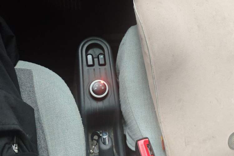 Used Wuling Hongguang MINIEV 2021 Macaron Fashion Model Lithium Iron Phosphate Gear Lever